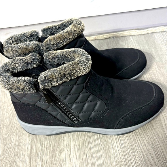 Easy Spirit Black Quilted Winter Boots - Picture 1 of 6